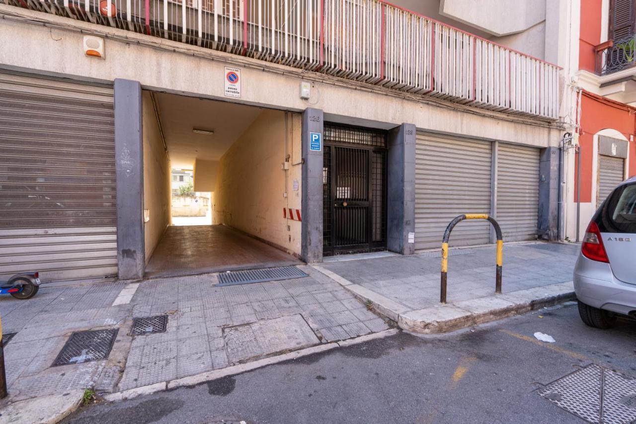 Universita & Stazione Airy Apartment With Parking Bari Exterior foto